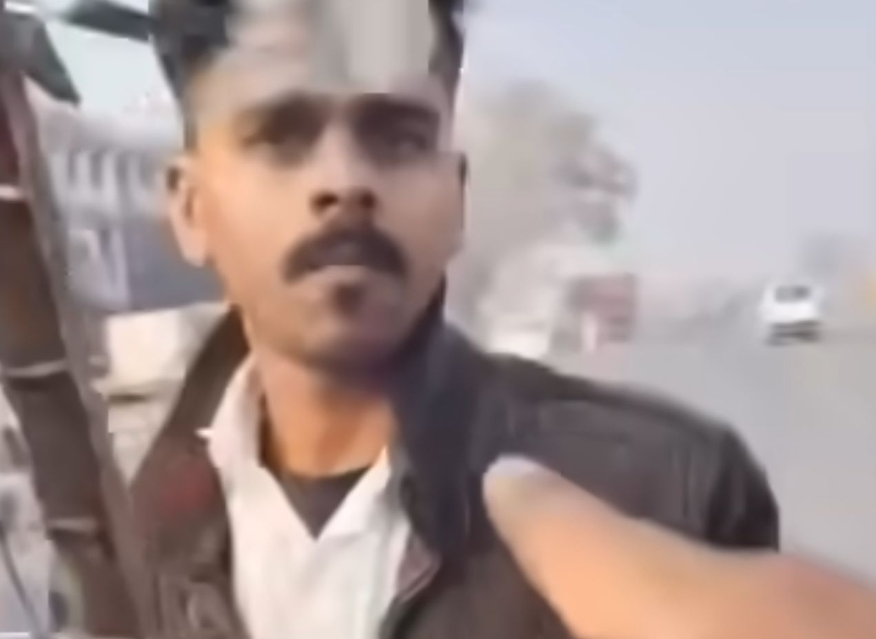 Illegal Extortion By Traffic Police At Kalyan Bypass.