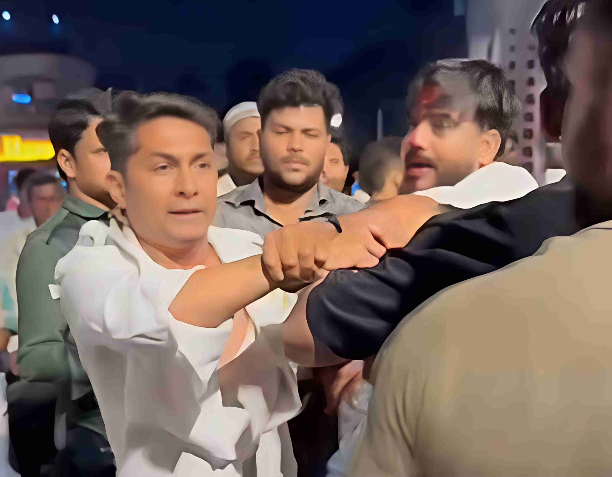 Traffic Police Officer Attacked While&hellip;