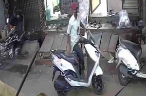 Bike Stolen in Minutes on Gandhi Road, CCTV&hellip;