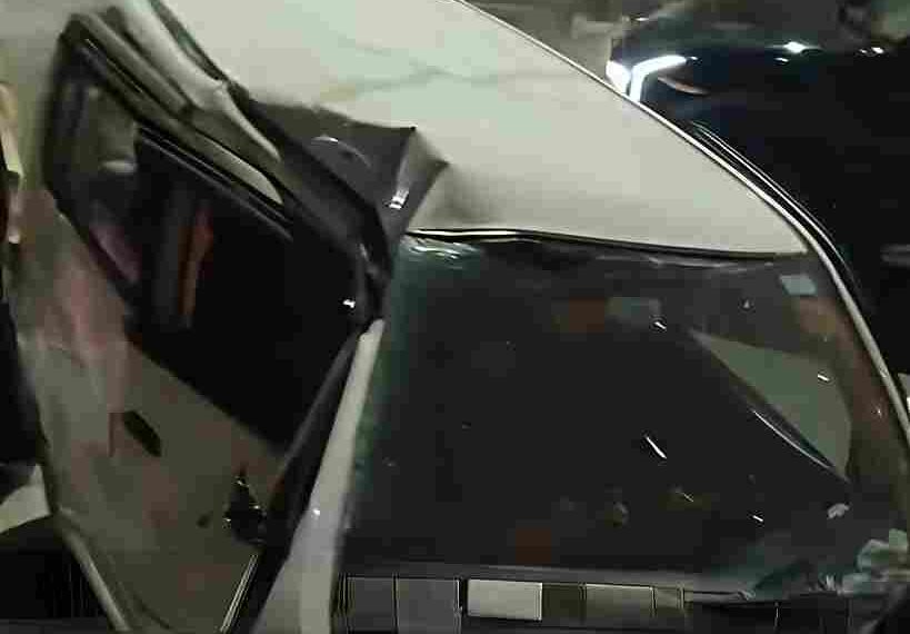Ulhasnagar Speeding Car Crashes into Electric Pole in Camp 1, Driver Flees Scene.